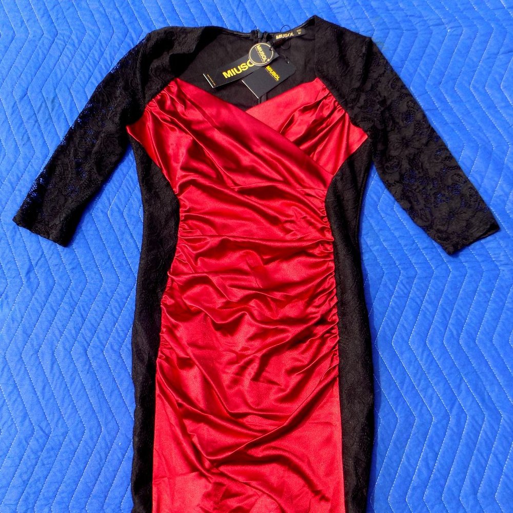 Miusol Black Lace Red Front Panel LS Midi Dress - Size M